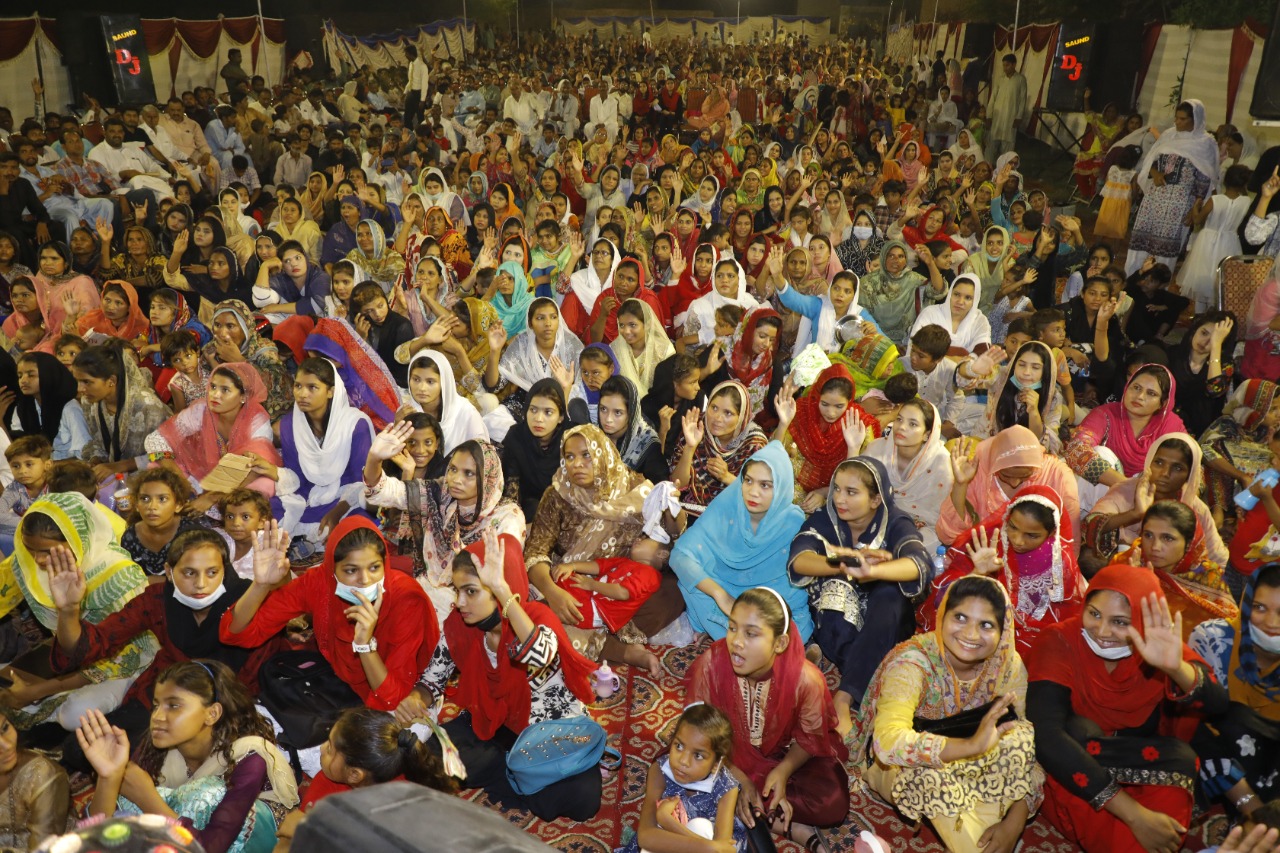 The thousands that came to be blessed by God.